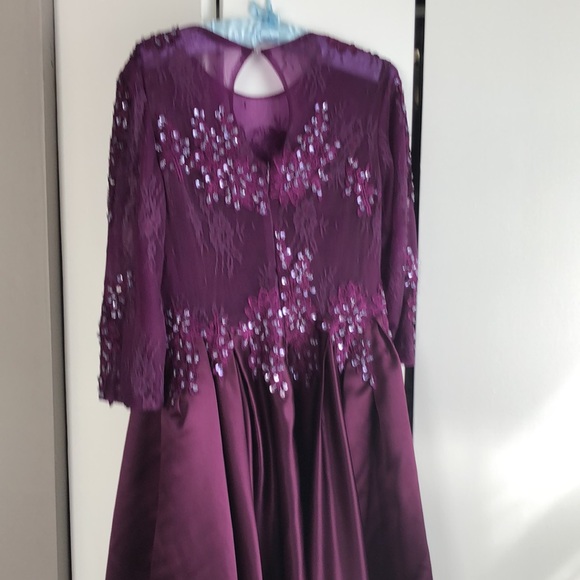 Stunning Cocktail Dress - Picture 3 of 5